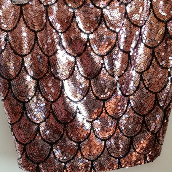 CHRISTMAS #12 Mini Skirt "Fishscale" Sequined Lily White NWT - Picture 5 of 7